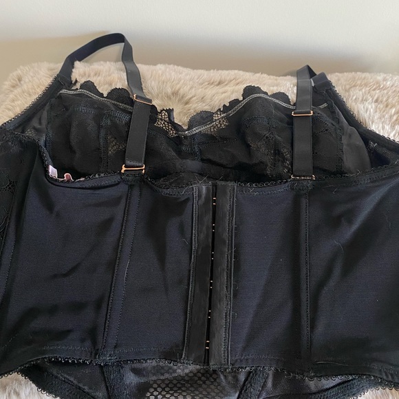 NWOT Savage X FENTY Lace Corset - Picture 2 of 3